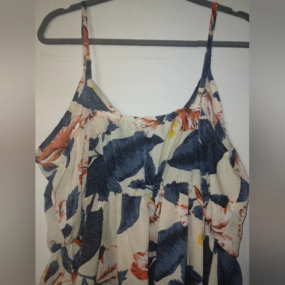 Shein CURVE & Maurices set of 2 tanks - Picture 3 of 6